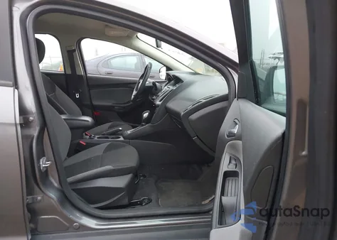 2014 Ford Focus Se z USA, uszkodzony, nr VIN 1FADP3K24EL185792